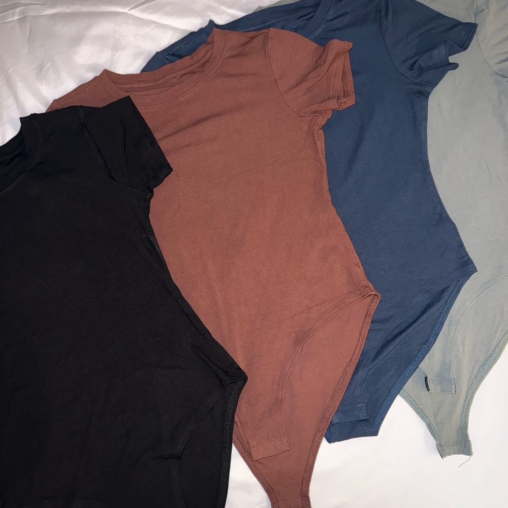 Set of Four Short Sleeve Bodysuits